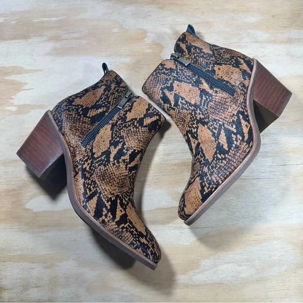 Sofft Cow Hair Ankle Boots Women’s Size 7.5